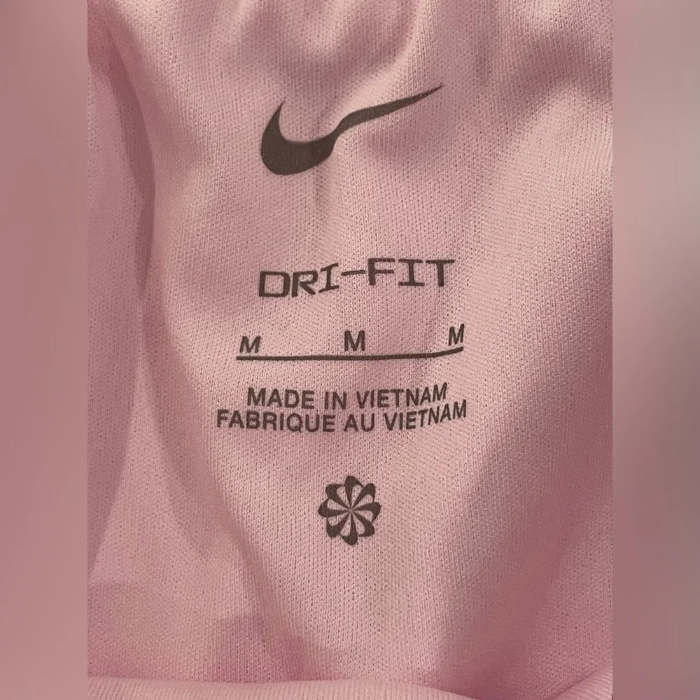 Nike Dri Fit Standard Fit Girls Shorts-Size Med New‎ with Tags